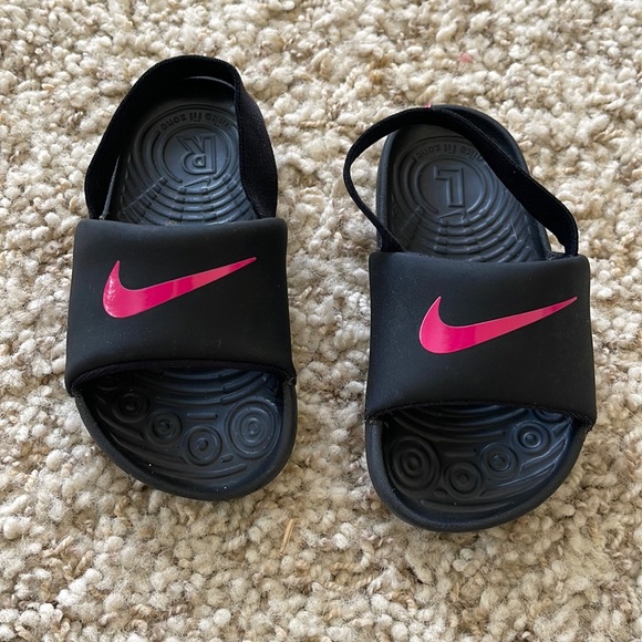 Nike Kawa Slides - Picture 1 of 3